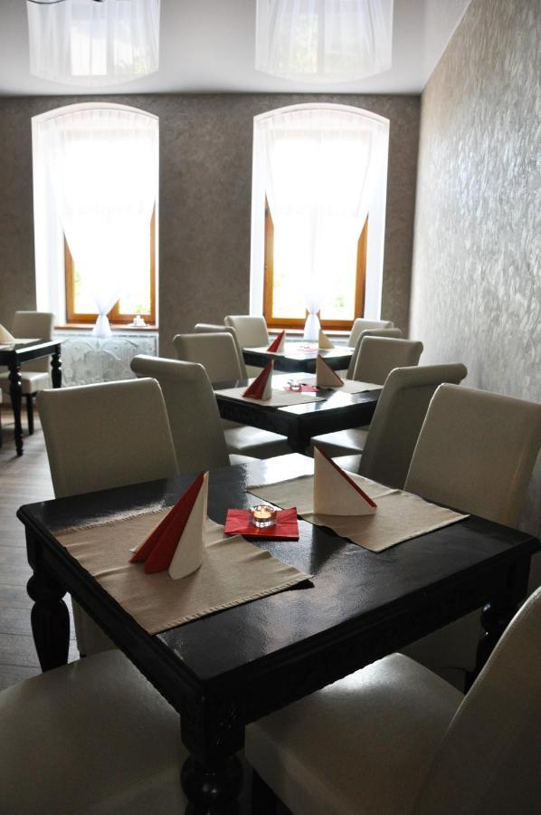 Hotel Mertin Хомутов Экстерьер фото